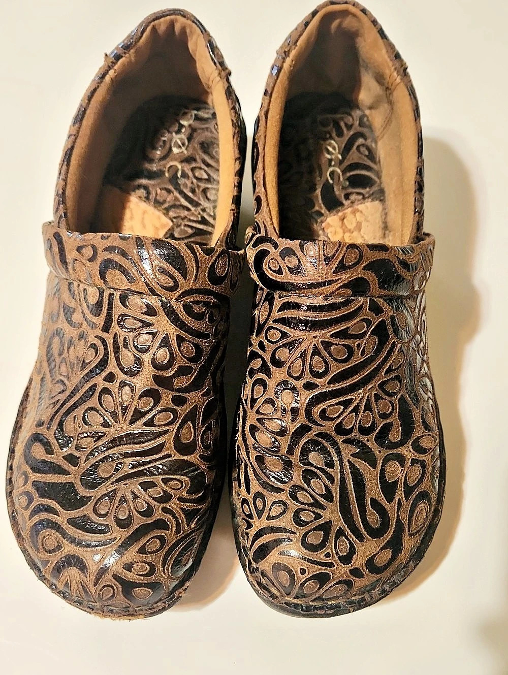 b.o.c. Born Concept Peggy Tooled Leather Clog Brown & Black